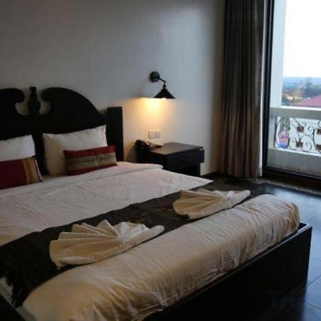 Yeak Loam Hotel Banlung Exterior foto