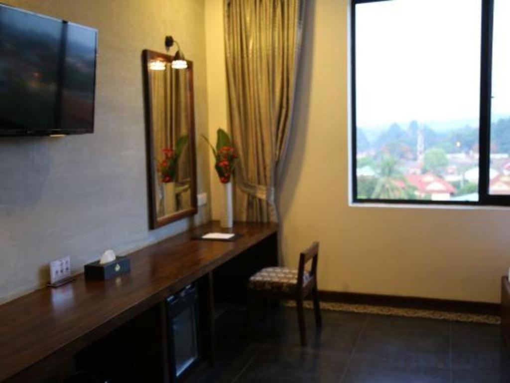 Yeak Loam Hotel Banlung Exterior foto